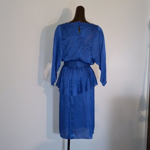 Cowl-neck chiffon dress with peplum & dolby sleeves, vintage 1970s-1980s - Picture 5 of 16